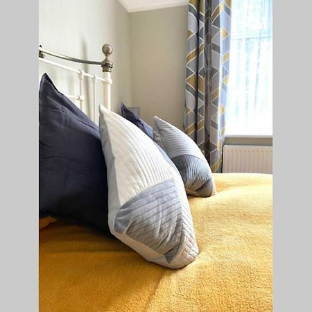 Spacious 2 Bed Apt Sleeps 4 Near Bournemouth Beach Eksteriør bilde