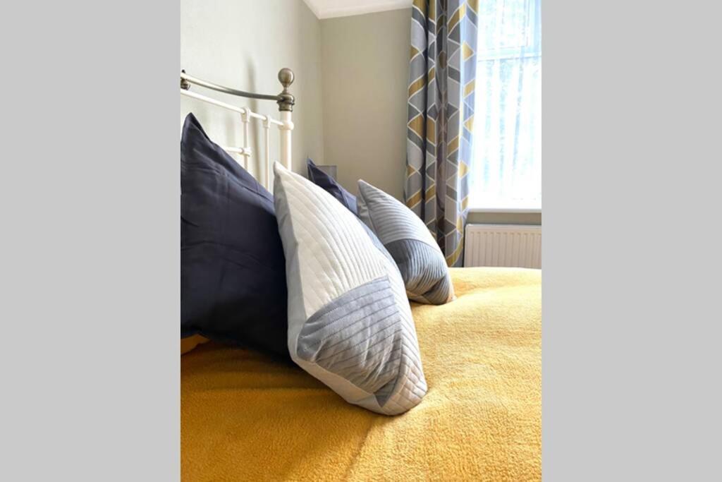 Spacious 2 Bed Apt Sleeps 4 Near Bournemouth Beach Eksteriør bilde