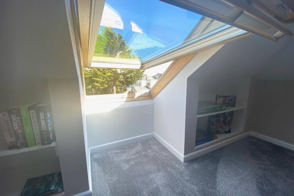 Spacious 2 Bed Apt Sleeps 4 Near Bournemouth Beach Eksteriør bilde